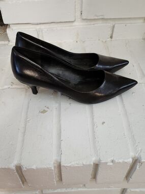 Nine West Classic Black Pointed-Toe Kitten Heel Pump , Size 7 1/2 M